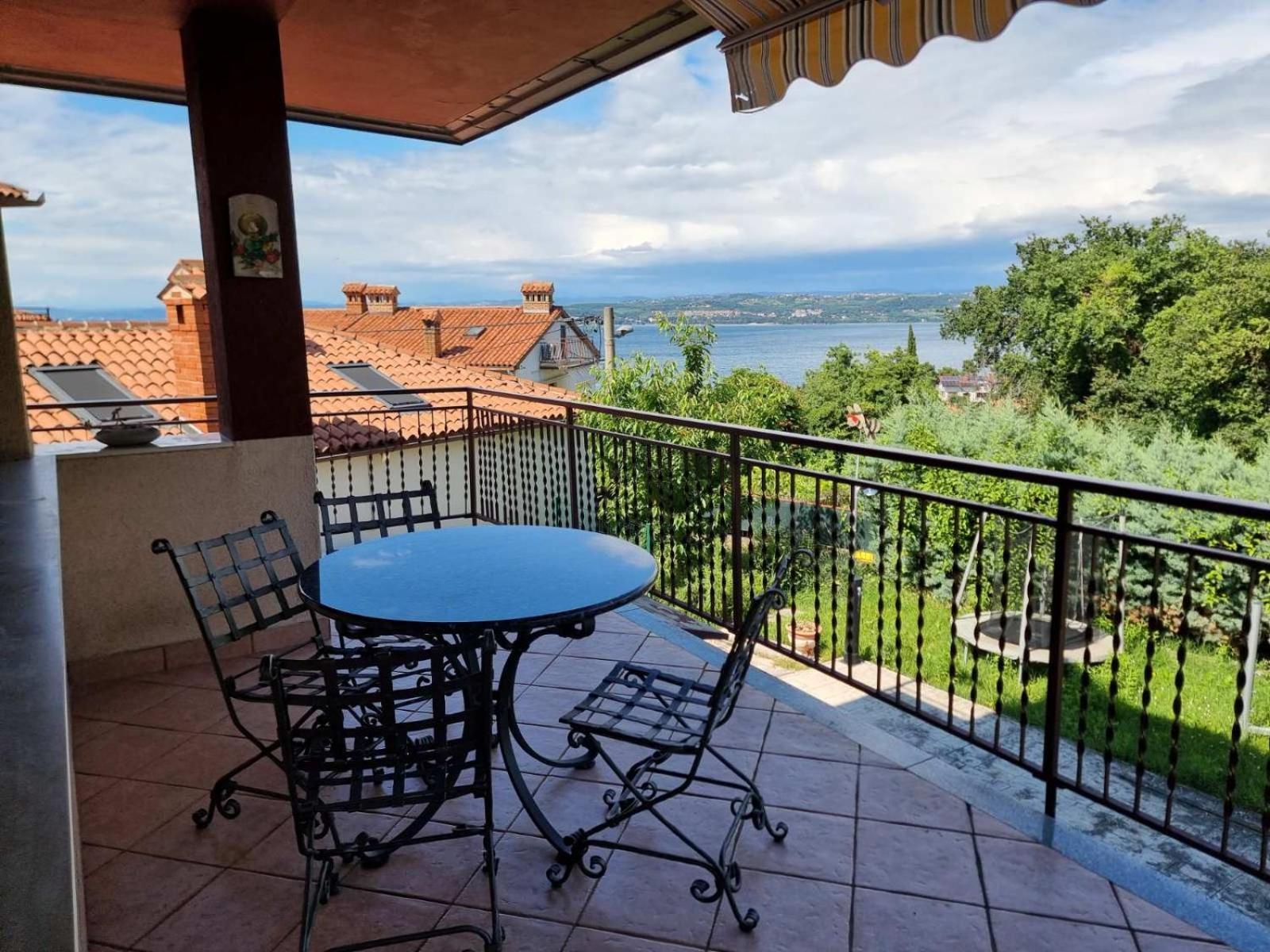 Amore Koper Apartment Exterior photo